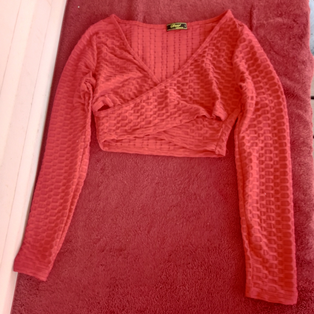 Special one long sleeve crop top size L